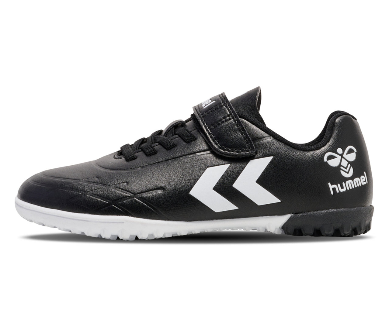 Schwarzer hummel® Top Star Turf JR Fußballschuh mit weißem Logo und Klettverschluss.