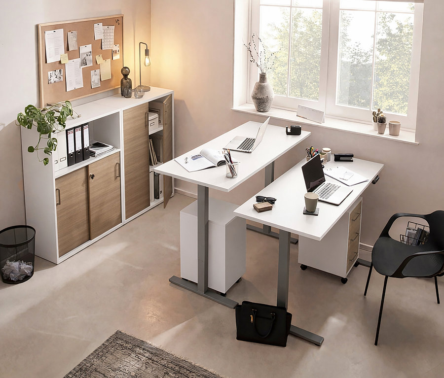 Büro mit zwei Schreibtischen und einem Aktenschrank »Metz« in Mattweiß/Canello mit zwei Türen.