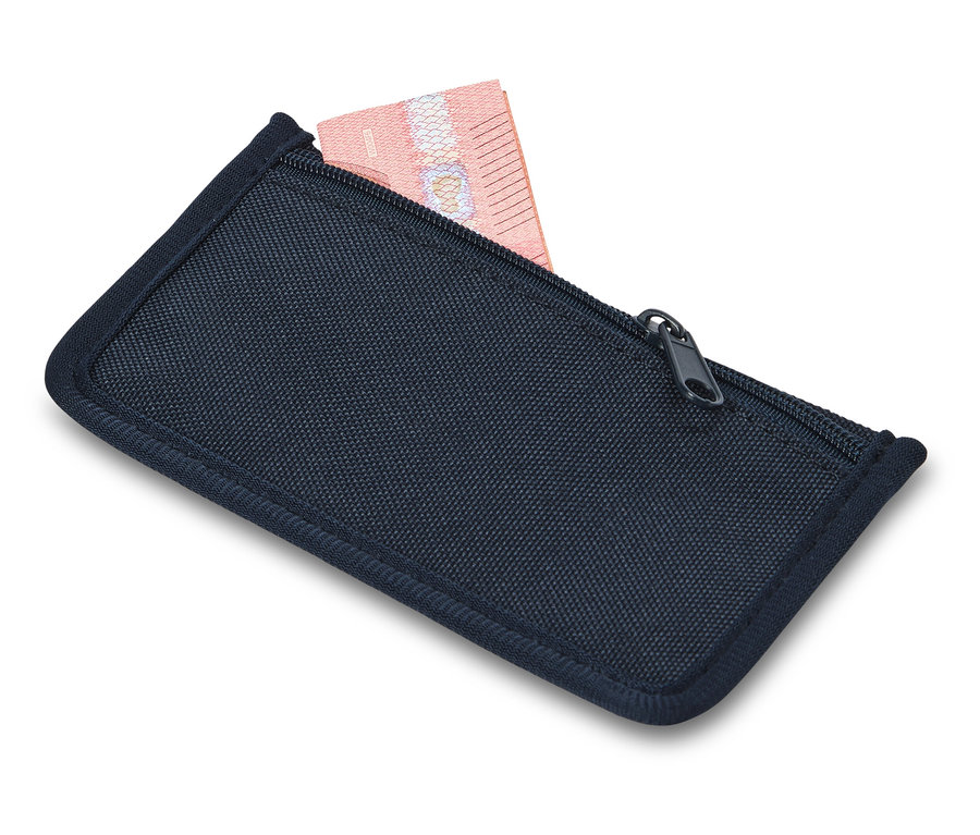 Geldscheine ragen aus einem teilweise geöffneten marineblauen Reißverschluss-Portemonnaie.