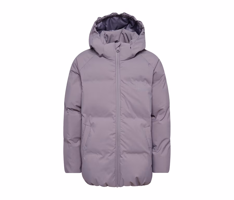Mauvefarbene hummel® »HMLJR All Weather Puffer Jacket« mit Kapuze, Reißverschluss und Taschen.