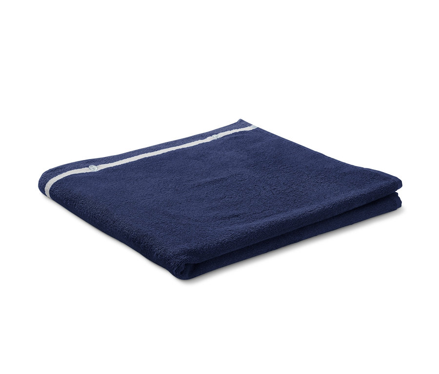 Ein marineblauer 2-in-1-XL-Badetuch-Poncho, gefaltet auf einem weißen Hintergrund.