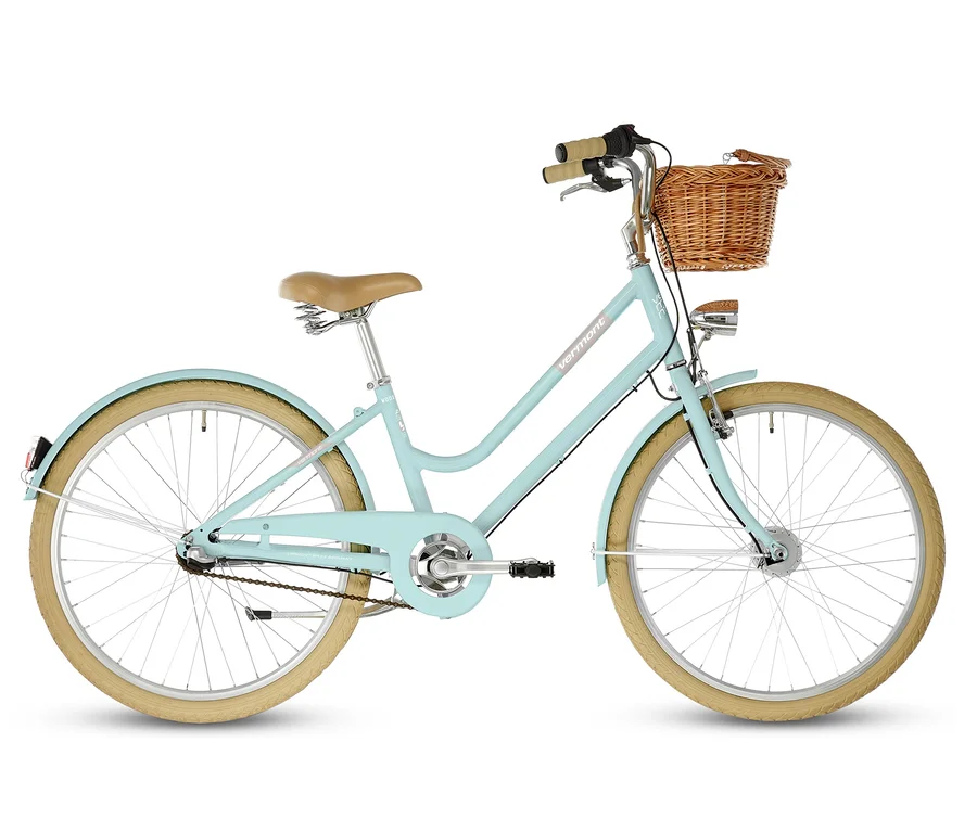 Helles, blaues Vermont Kinder-Hollandfahrrad Woodbury mit braunem Sattel und Korb am Lenker.
