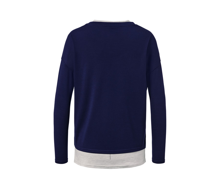 Dunkelblaues 2-in-1-Sportshirt mit langen Ärmeln und grauer Unterschicht.