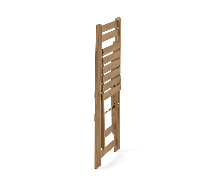 Zusammengeklappter Stuhl aus dem 5-teiligen Balkon-Set »Lenja«.