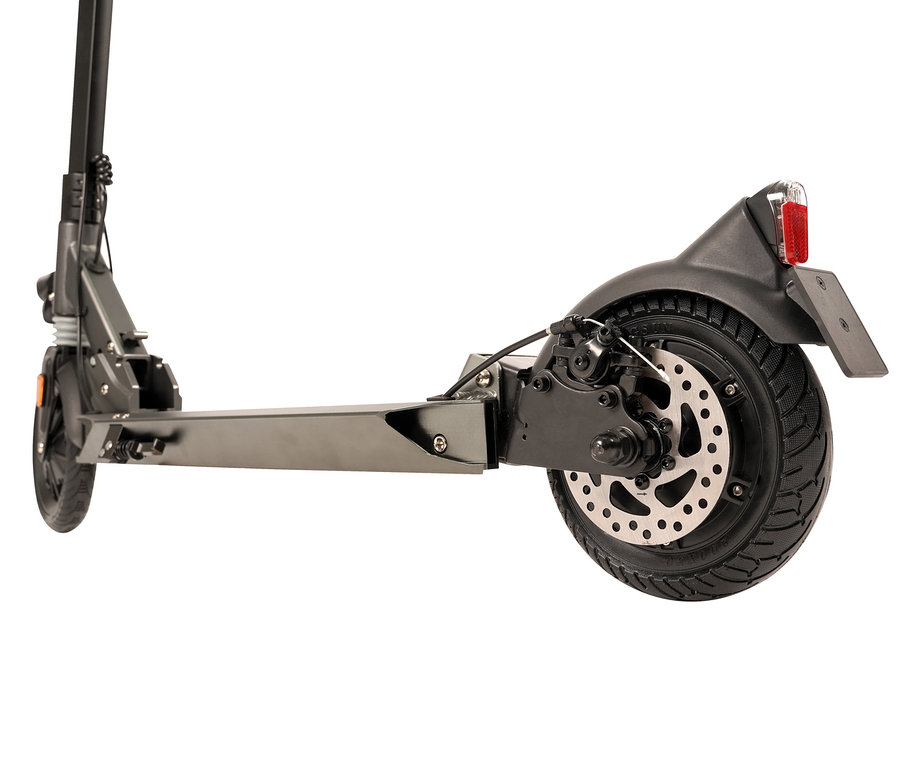 Detailansicht des Hinterrads und des Rahmens eines E-Scooters der Marke L.A. Sports, Modell Speed Deluxe.