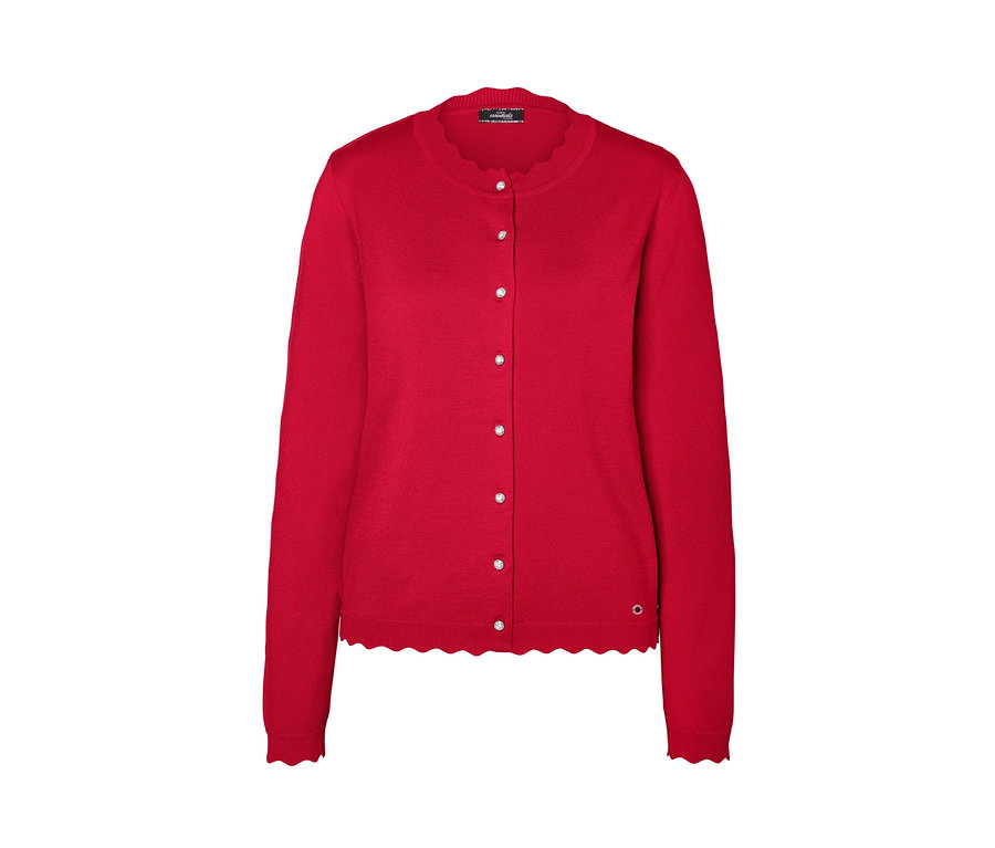 Rote Feinstrickjacke mit Zierknöpfen.