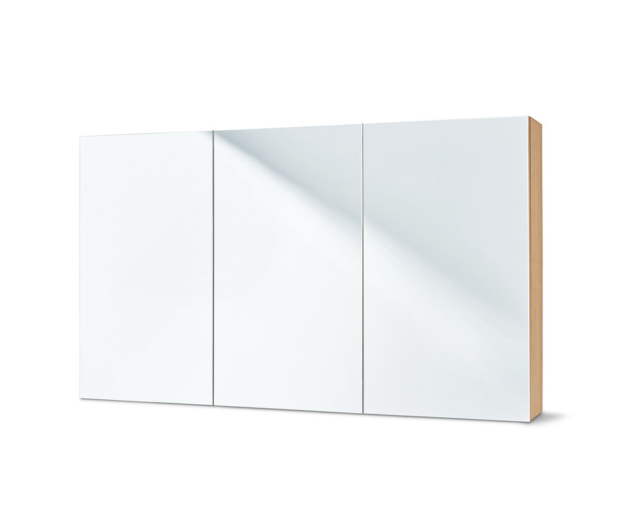Weißer 3-türiger Spiegelschrank.