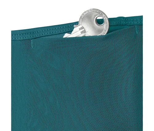 Schlüssel in der Tasche einer grünen Bodyforming-Sporttight.