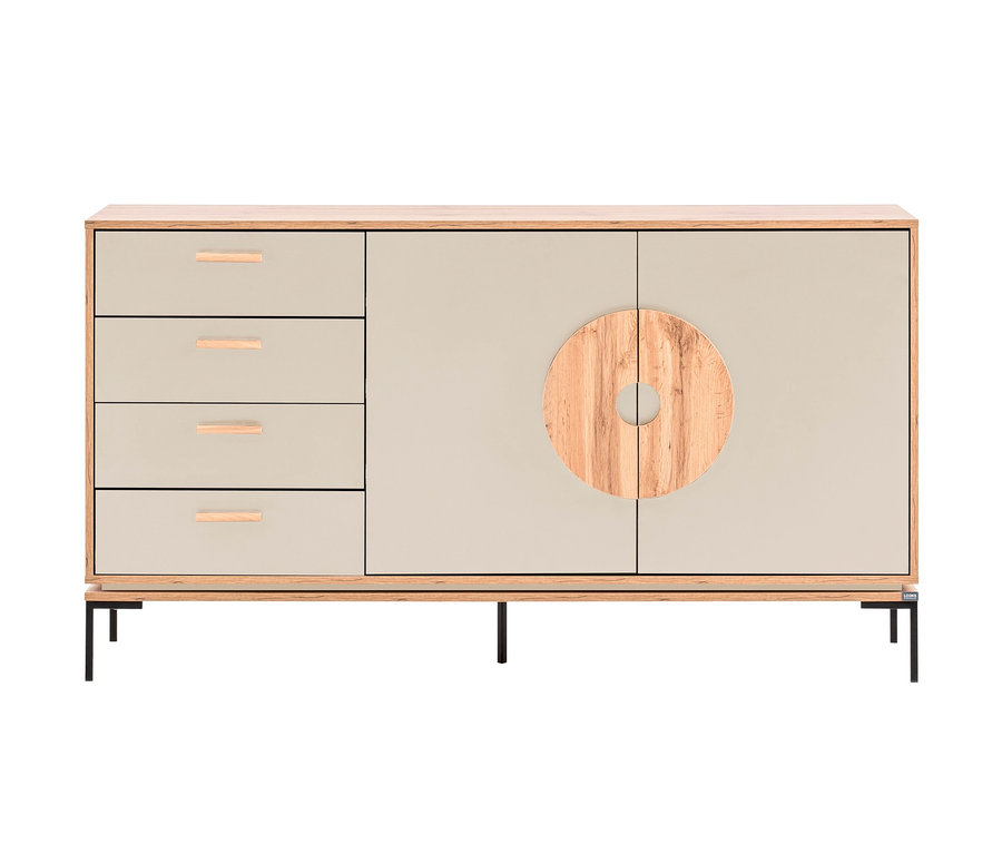 Beiges Sideboard mit vier Schubladen links und einer Doppeltür rechts mit einer runden Holzapplikation in der Mitte.