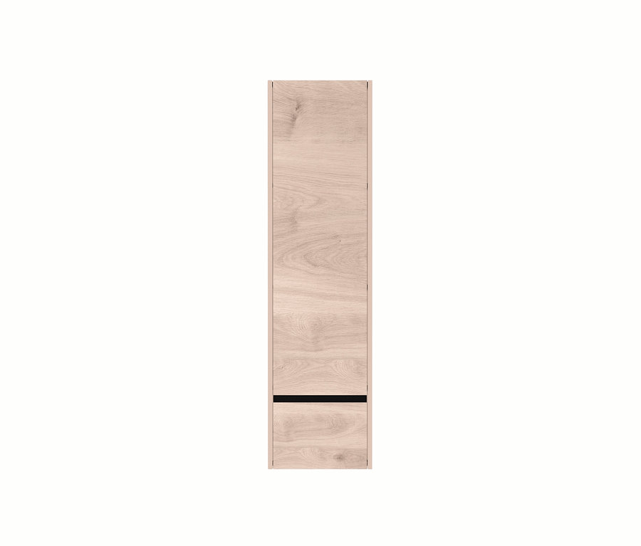 Detailaufnahme von Hängeschrank »Cantoria« mit Holzstruktur.
