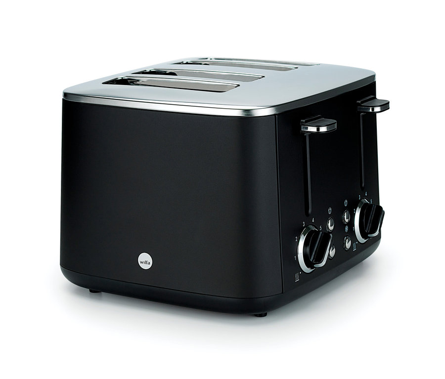 Ein schwarzer WILFA Toaster FAMILY vor weißem Hintergrund.