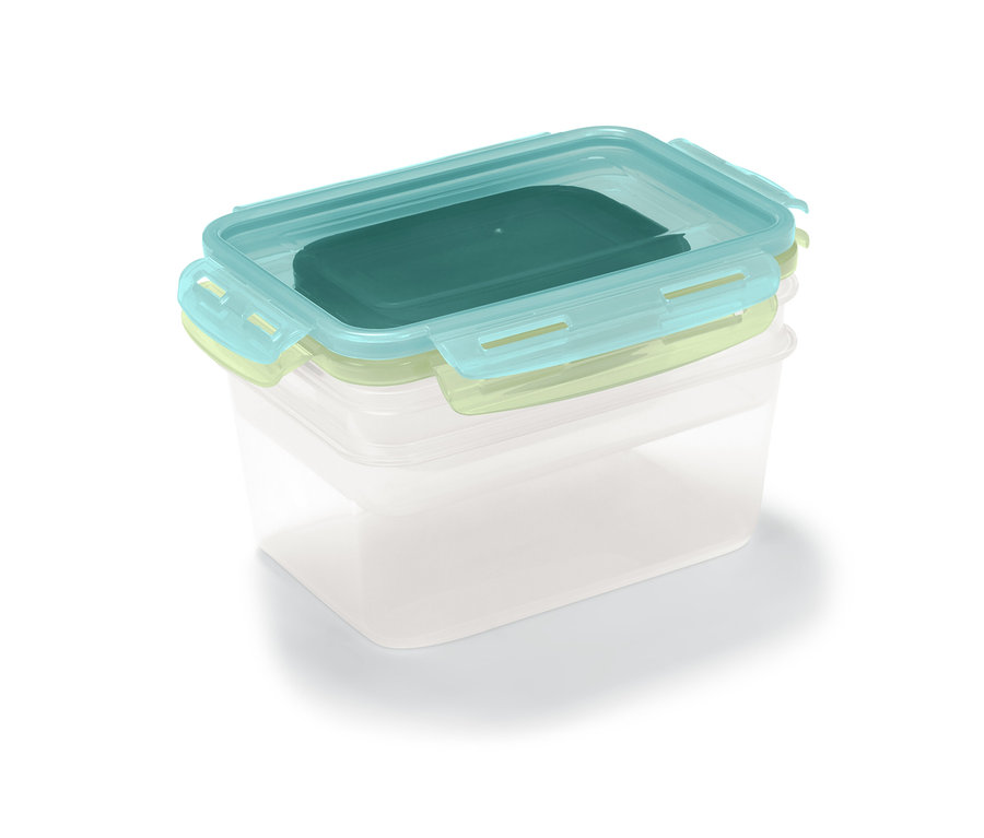 Stapel aus drei durchsichtigen Frischhaltedosen mit blaugrünen Deckeln.