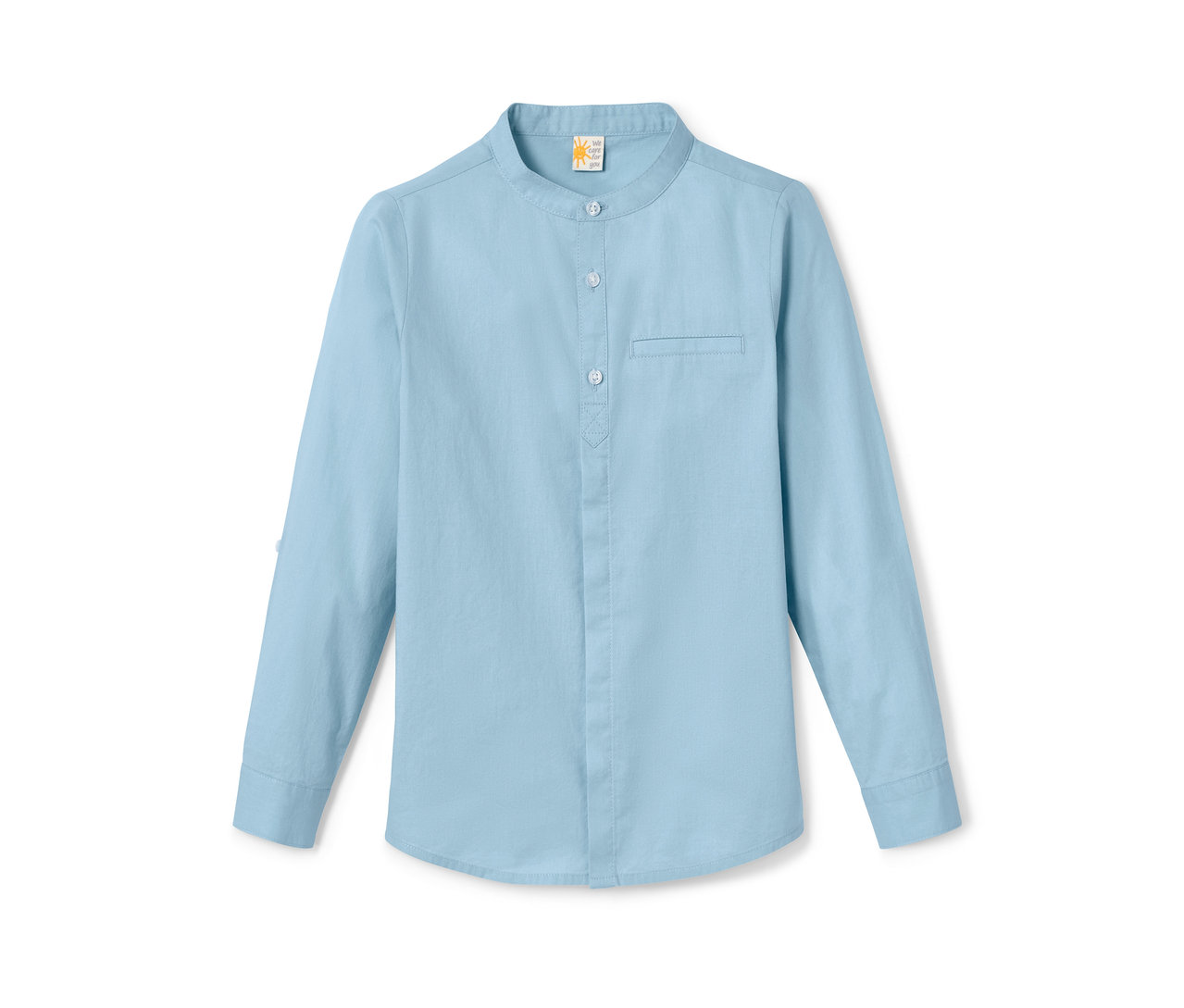 Hellblaues Hemd mit langen Ärmeln.