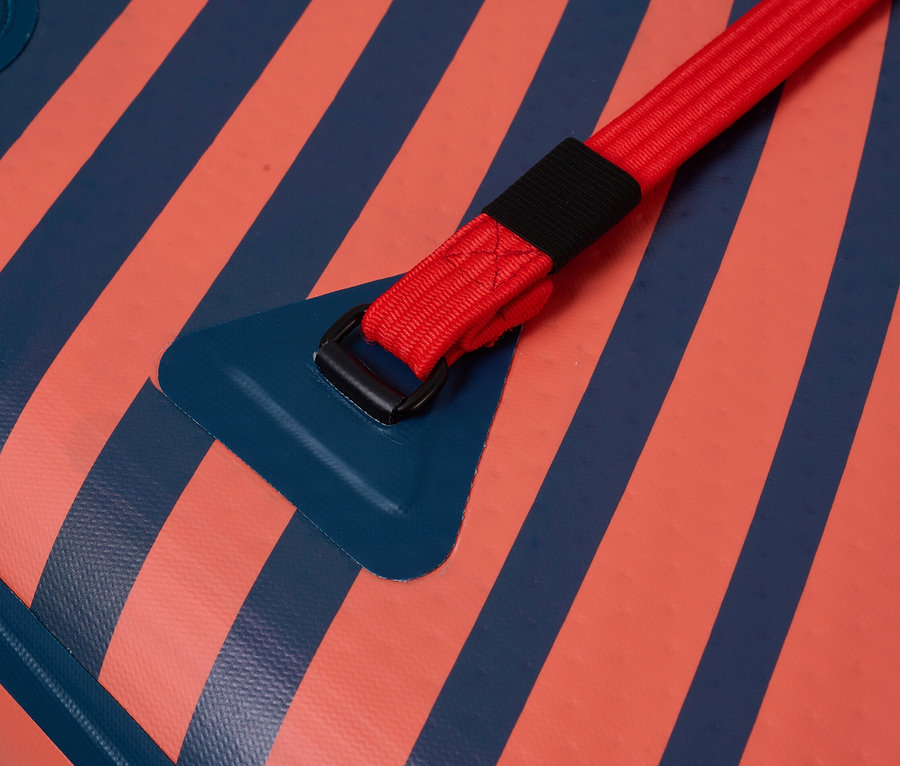 Detailaufnahme eines Aqua Marina SUP Board »Atlas« 12' 0" mit rotem Gurt.