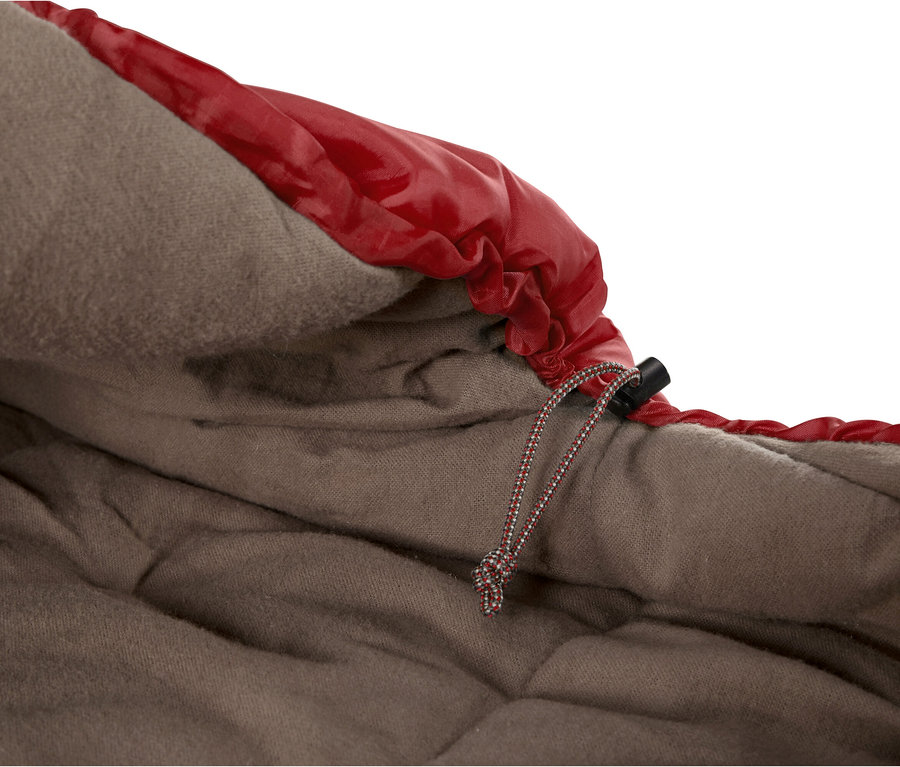 Detailansicht eines roten Schlafsacks mit grauem Innenfutter und Kordelzug.