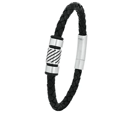 Schwarzes geflochtenes Lederarmband mit silberfarbenen Akzenten.