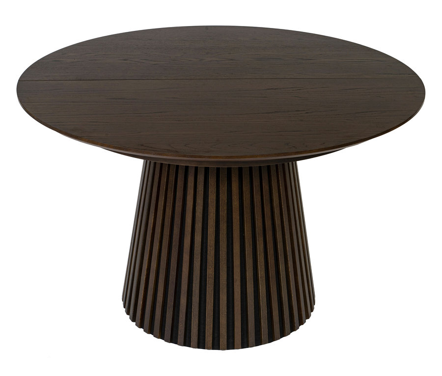 Ovaler, dunkelbrauner deVries Esstisch »Barletta« aus Smoaked Oak, 120/210 x 120 cm, auf weißem Grund.