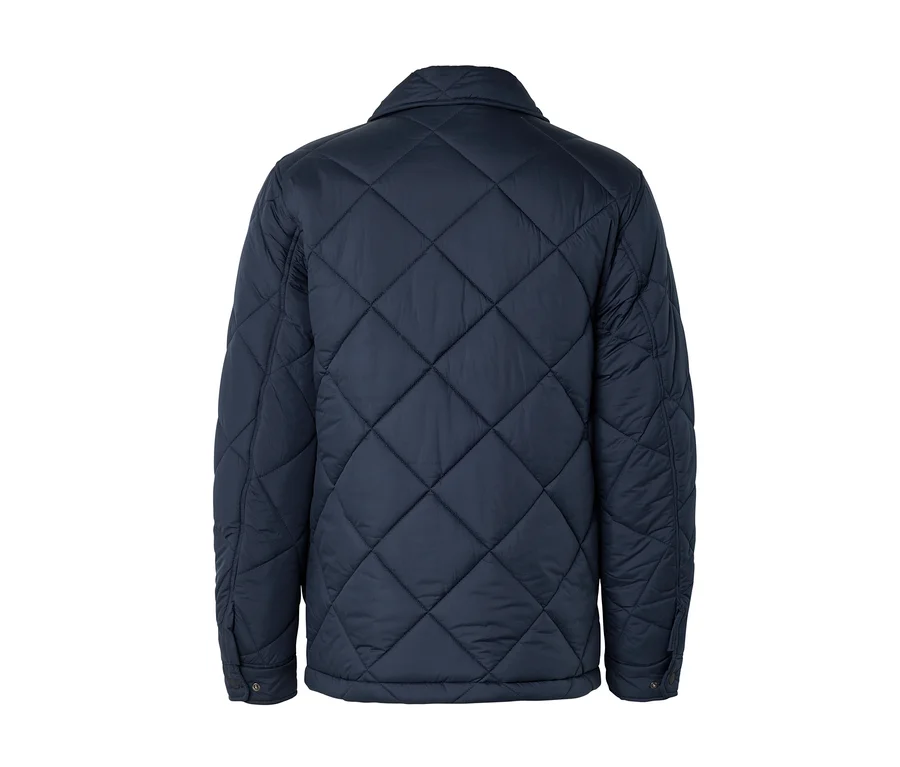 Dunkelblaue, gesteppte Jacke von hinten auf weißem Hintergrund. Die Jacke hat ein Rautenmuster und einen Kragen.