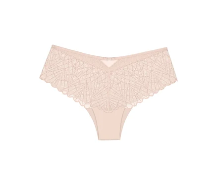 Porzellanfarbener Triumph Hipster Slip mit Spitze und gewelltem Rand.