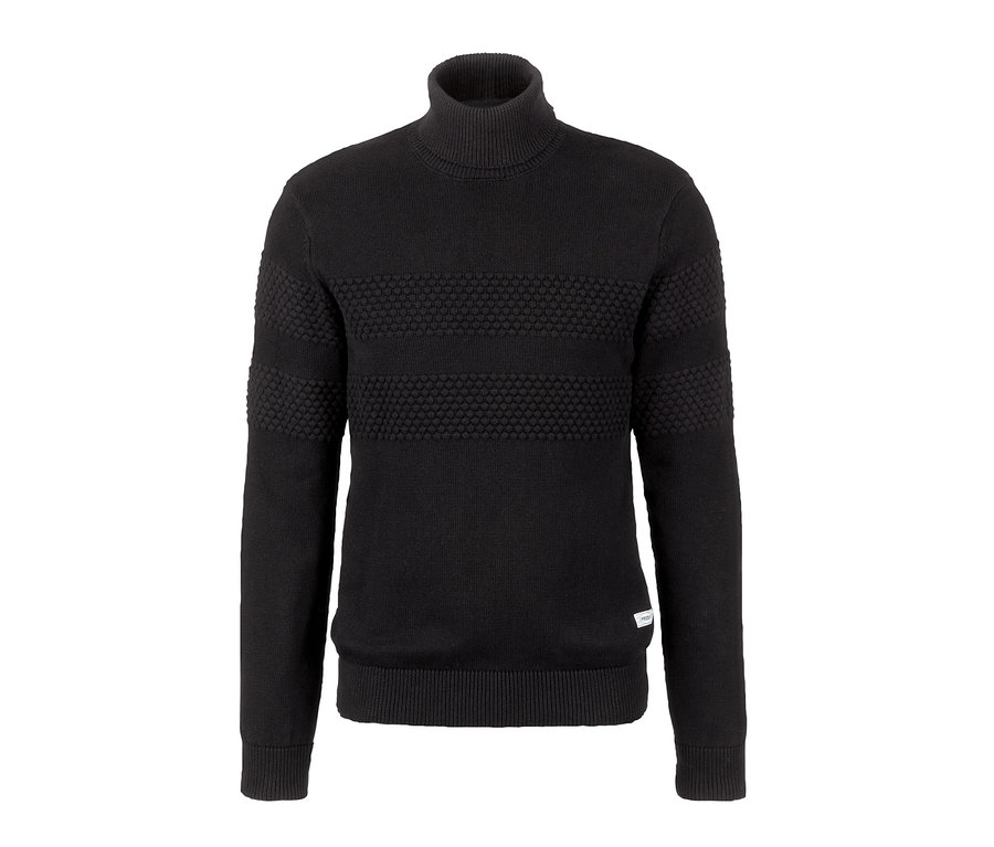Schwarzer Rollkragenpullover.