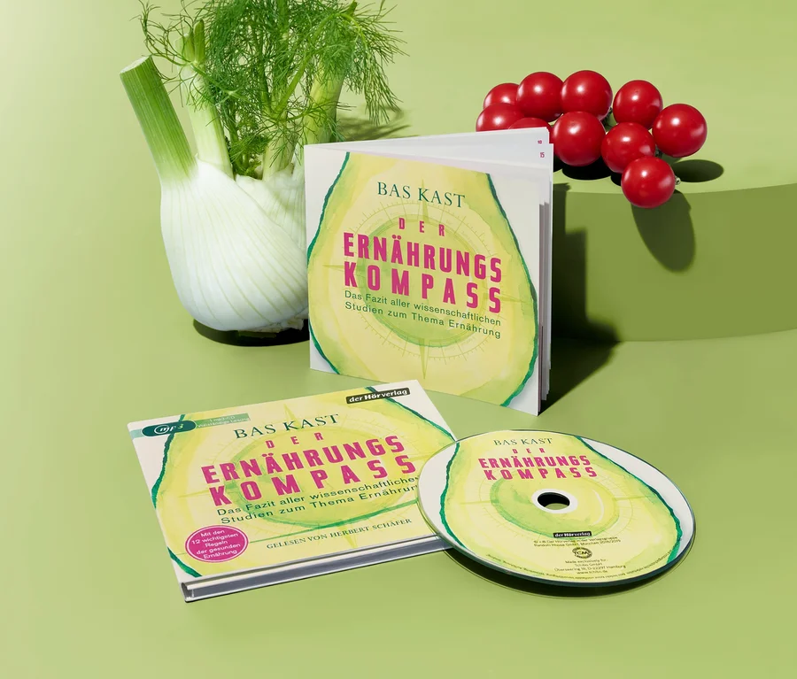 Auf grünem Hintergrund liegen Fenchel, Tomaten und die CD »Der Ernährungskompass«.