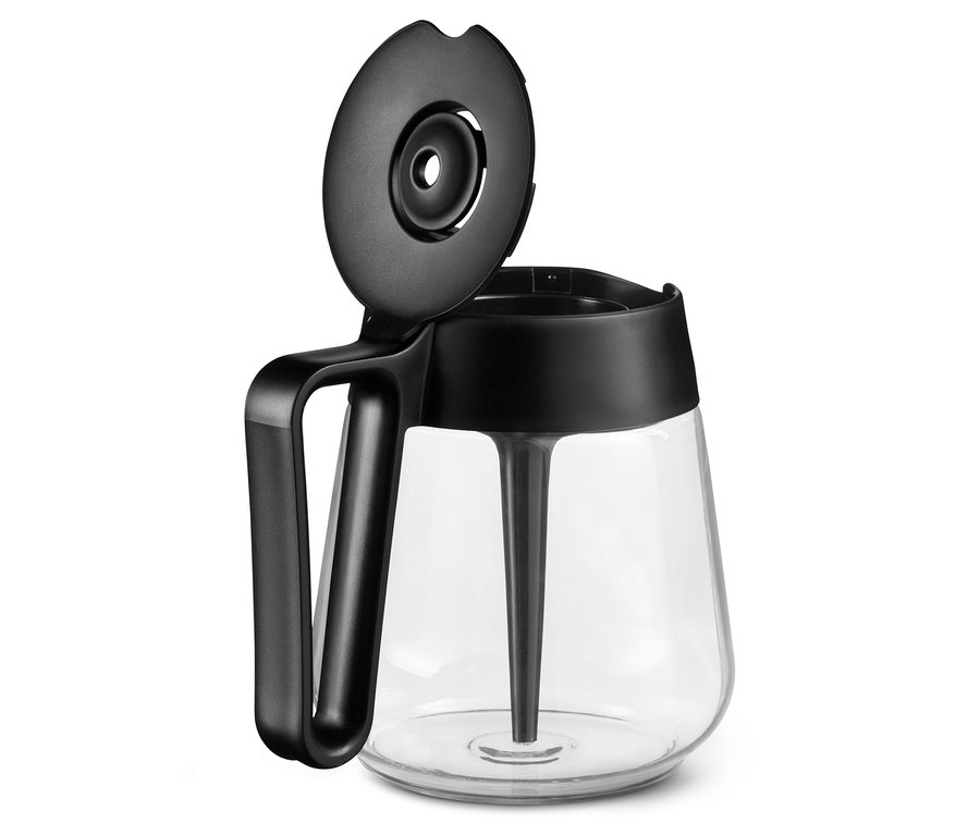 Detailansicht einer schwarzen »Let's Brew« Filterkaffeemaschine mit geöffnetem Deckel.