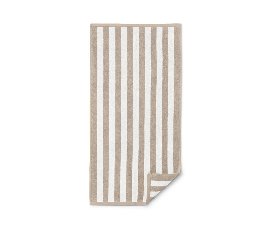 Zwei hochwertige, beige-weiß gestreifte Handtücher.