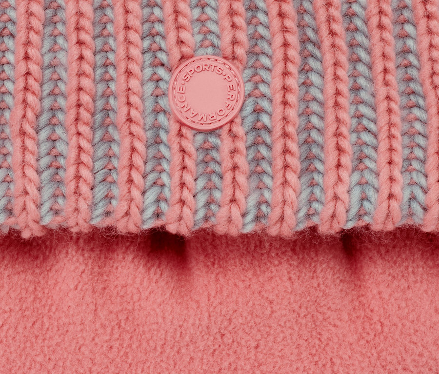 Detailaufnahme einer Strickmütze.