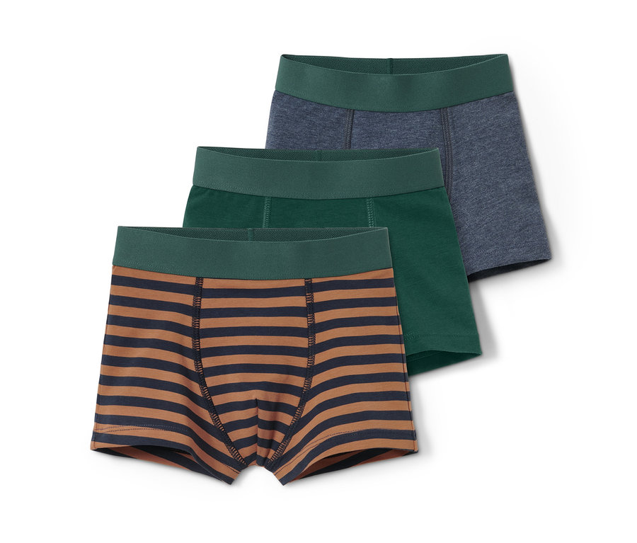 Ein 3er Pack Slipboxer, davon eine Gestreift, eine Grün und eine Blau.