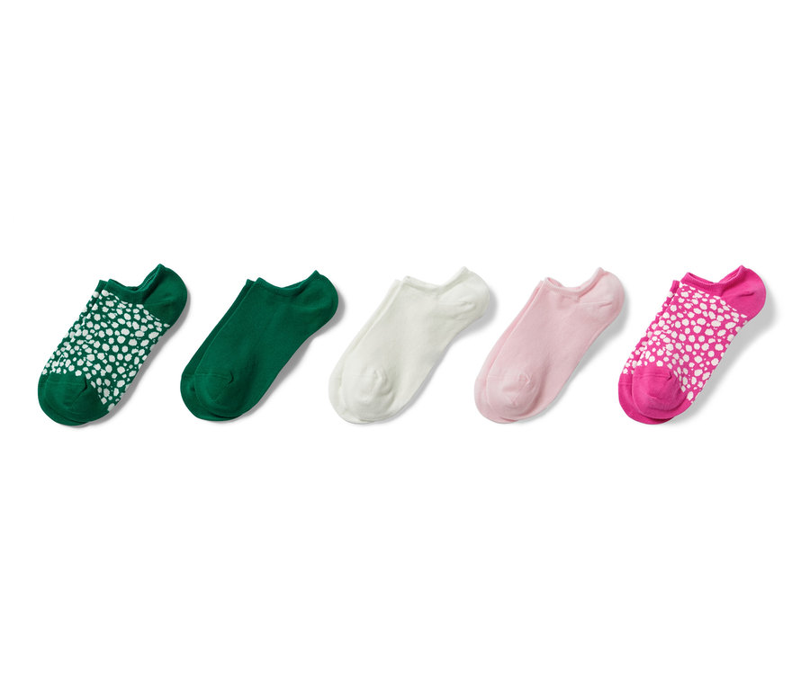 Fünf Paar Sneakersocken in Grün, Weiß und Rosa.