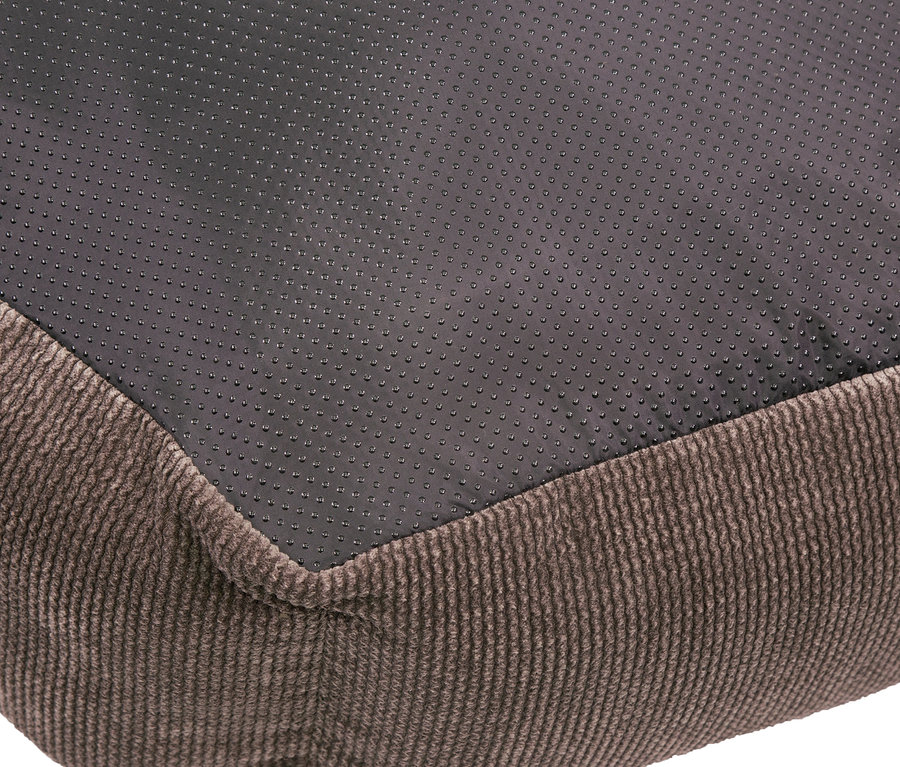 Detailansicht eines braunen Tierbettes »Krone«.