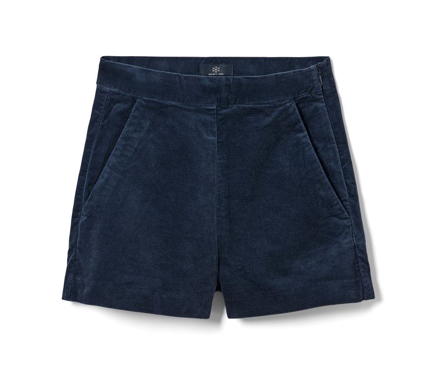 Nahaufnahme der Kinder-Samtshorts.