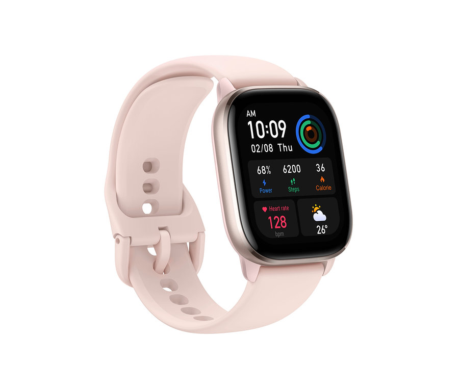 Detailaufnahme der Amazfit GTS 4 Mini-Smartwatch in Flamingo Pink. Auf dem Display werden Uhrzeit, Datum, Akkustand und Herzfrequenz angezeigt.