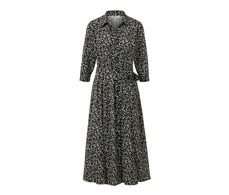 Ein florales Hemdblusenkleid mit Dreiviertelärmeln und Gürtel.