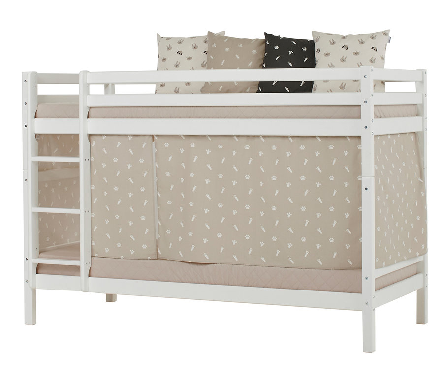 Weißes Hoppekids Etagenbett »Dream«, mit beigen Vorhängen und Kissen oben.