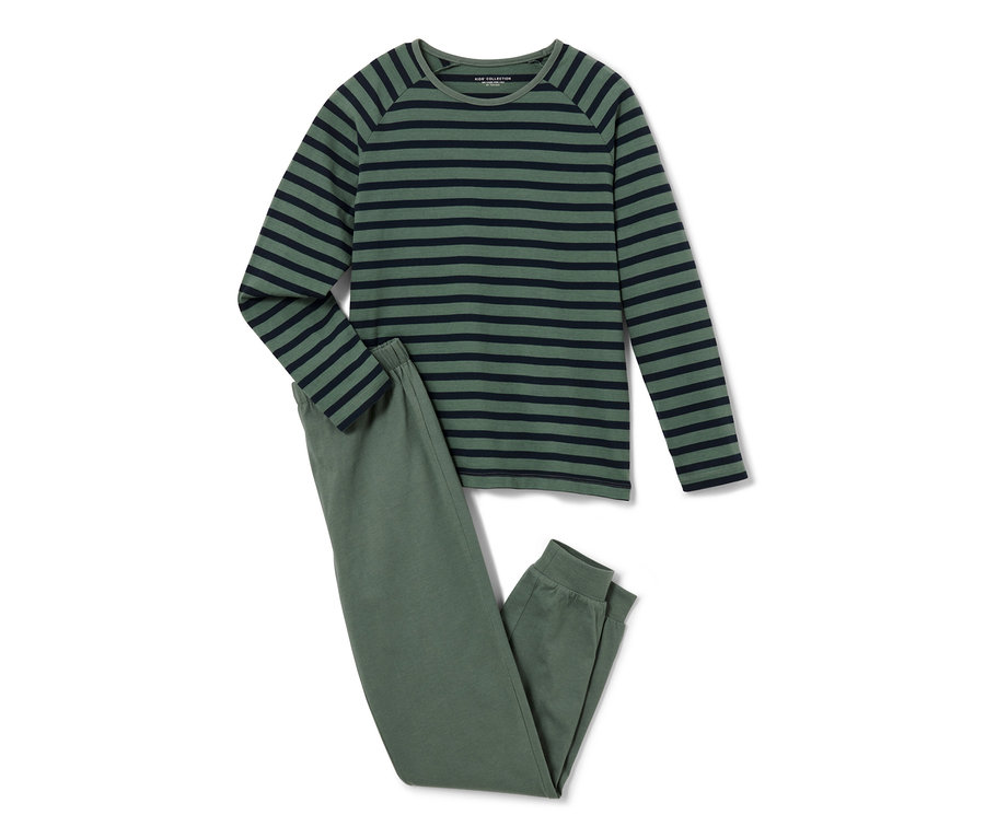 2 Kinder-Pyjamas, bestehend aus einem gestreiften Oberteil und einer grünen Hose.