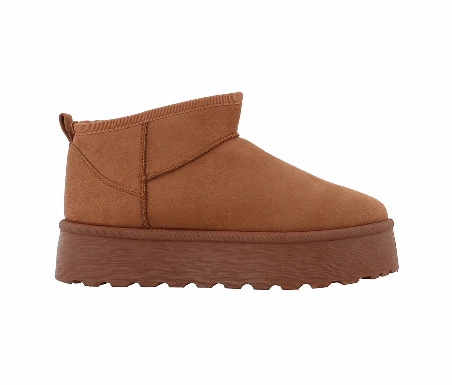 Ein brauner Stiefelette mit Plateausohle.