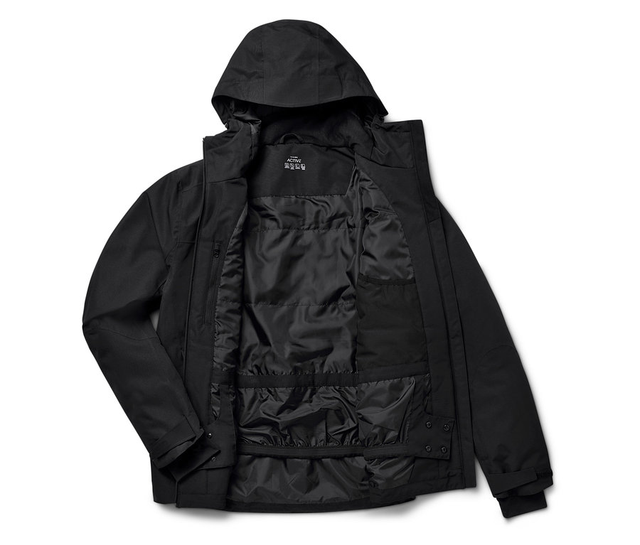 Geöffnete schwarze Kapuzenjacke mit schwarzem Innenfutter.