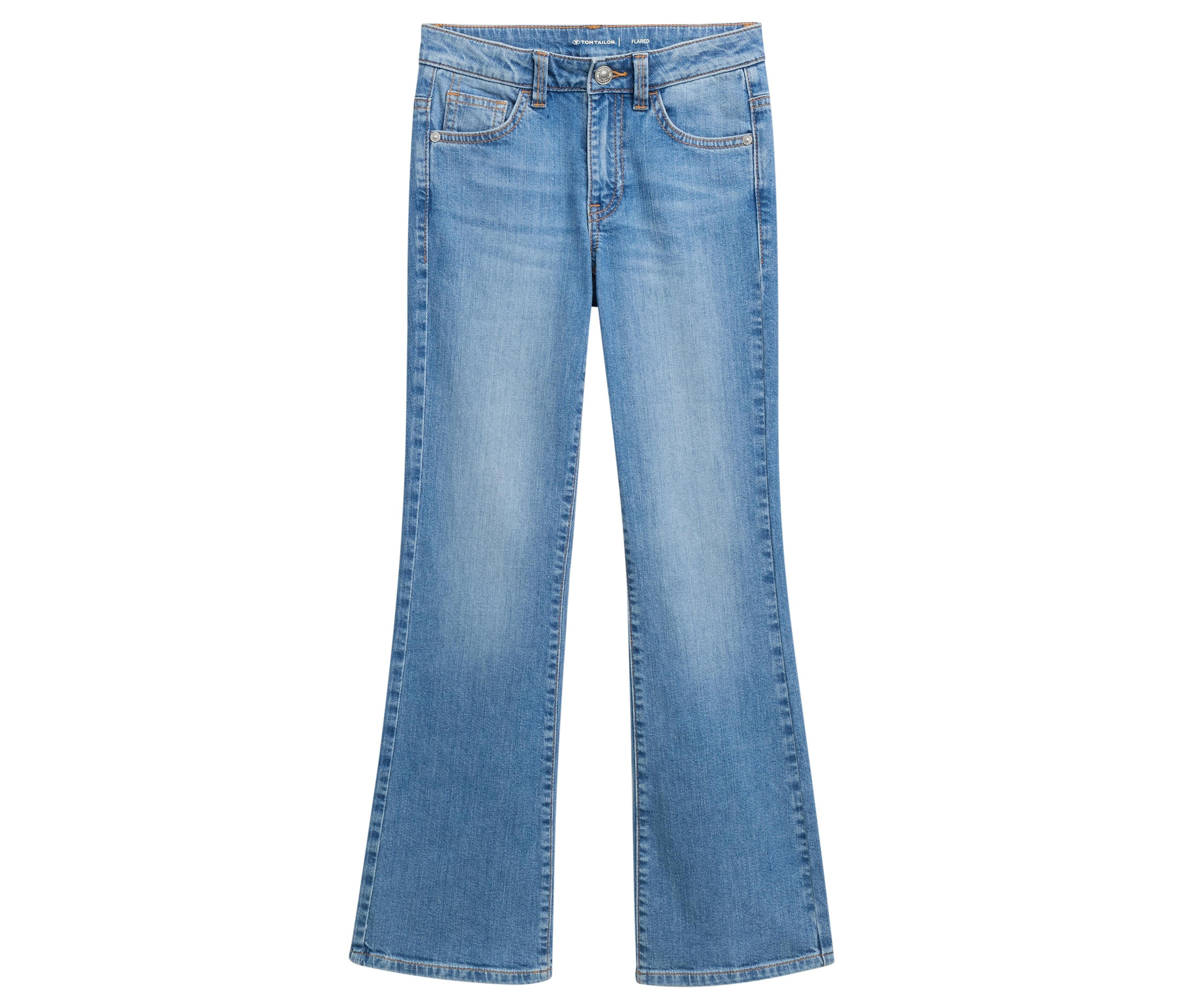 Helle Tom Tailor Kinder-Jeanshose mit Schlag liegt flach auf einem weißen Hintergrund.