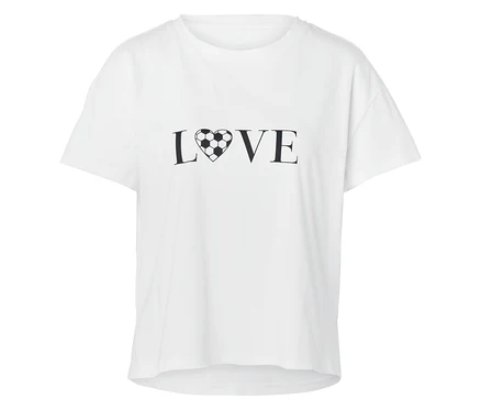 Weißes T-Shirt mit dem Aufdruck LOVE, wobei das O durch einen Fußball ersetzt wird.