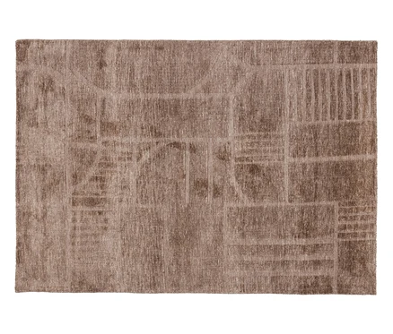 Ein rechteckiger, hellbrauner Teppich mit geometrischen Mustern liegt flach auf dem Boden.