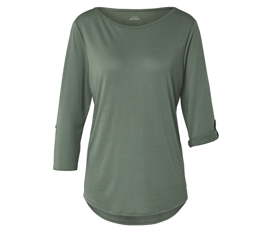 Ein olivgrünes Langarmshirt mit gerolltem Ärmel ist auf weißem Hintergrund zu sehen.