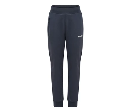 Dunkelblaue hummel® HMLJR Logo Waist Pants mit elastischem Bund, Bündchen, Reißverschlusstasche und weißem Logo.