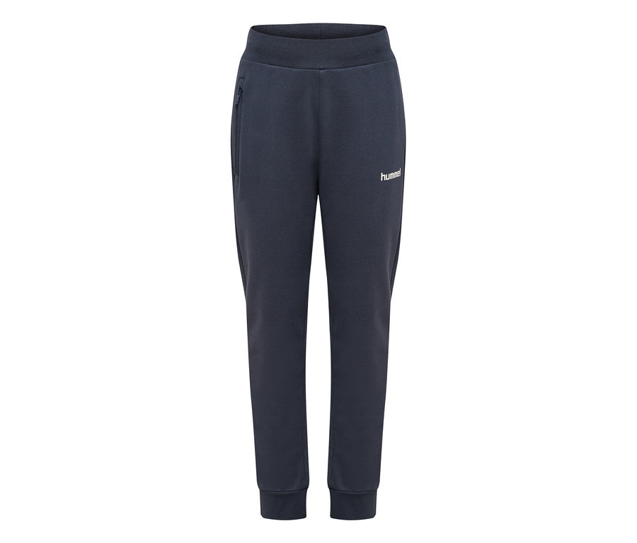 Dunkelblaue hummel® HMLJR Logo Waist Pants mit elastischem Bund, Bündchen, Reißverschlusstasche und weißem Logo.