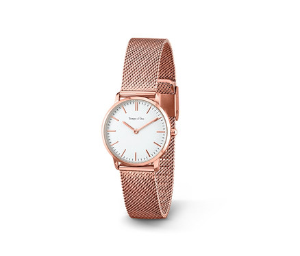 Nahaufnahme einer Damenuhr mit Milanaise-Armband.