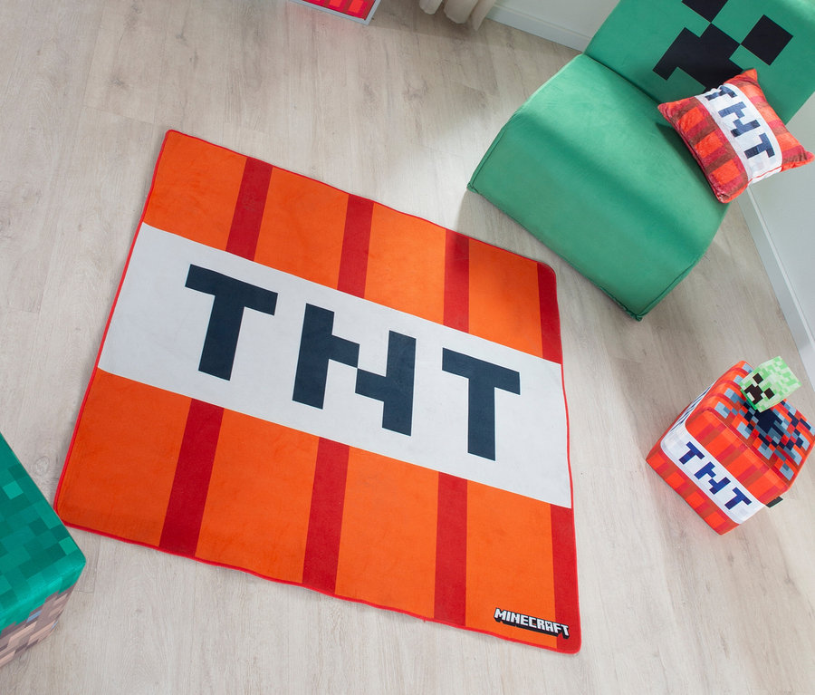 Draufsicht eines Kinderzimmers mit roba Minecraft Teppich »TNT«, grünem Sessel und Aufbewahrungsboxen mit Minecraft-Motiven.