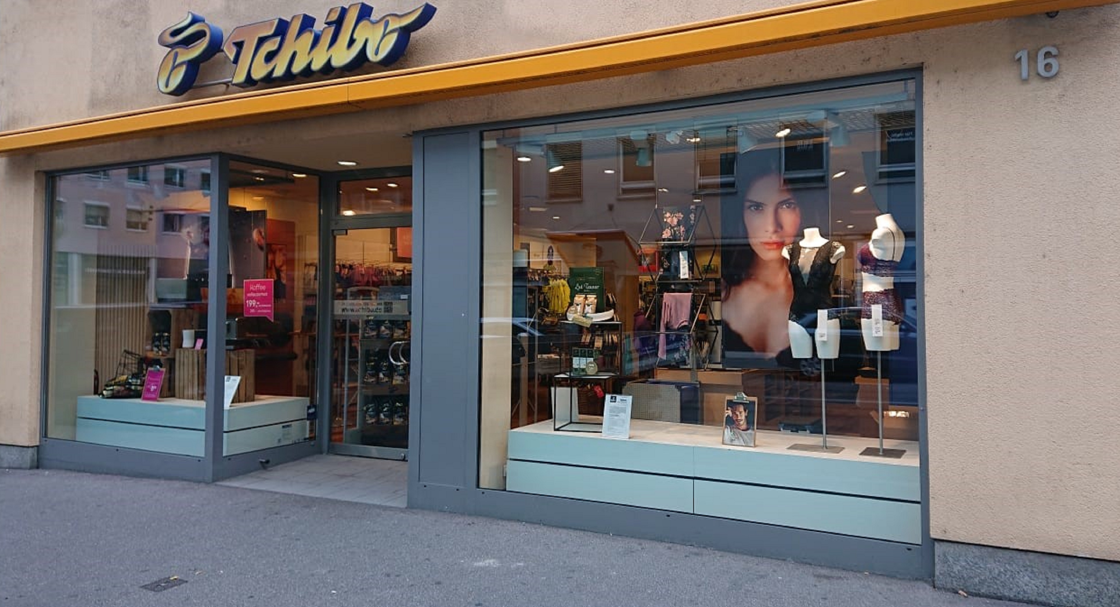 Hier finden Sie Öffnungszeiten, Telefonnummer und weitere Informationen zu Filiale Karolinenstr. 16, 86150 Augsburg.