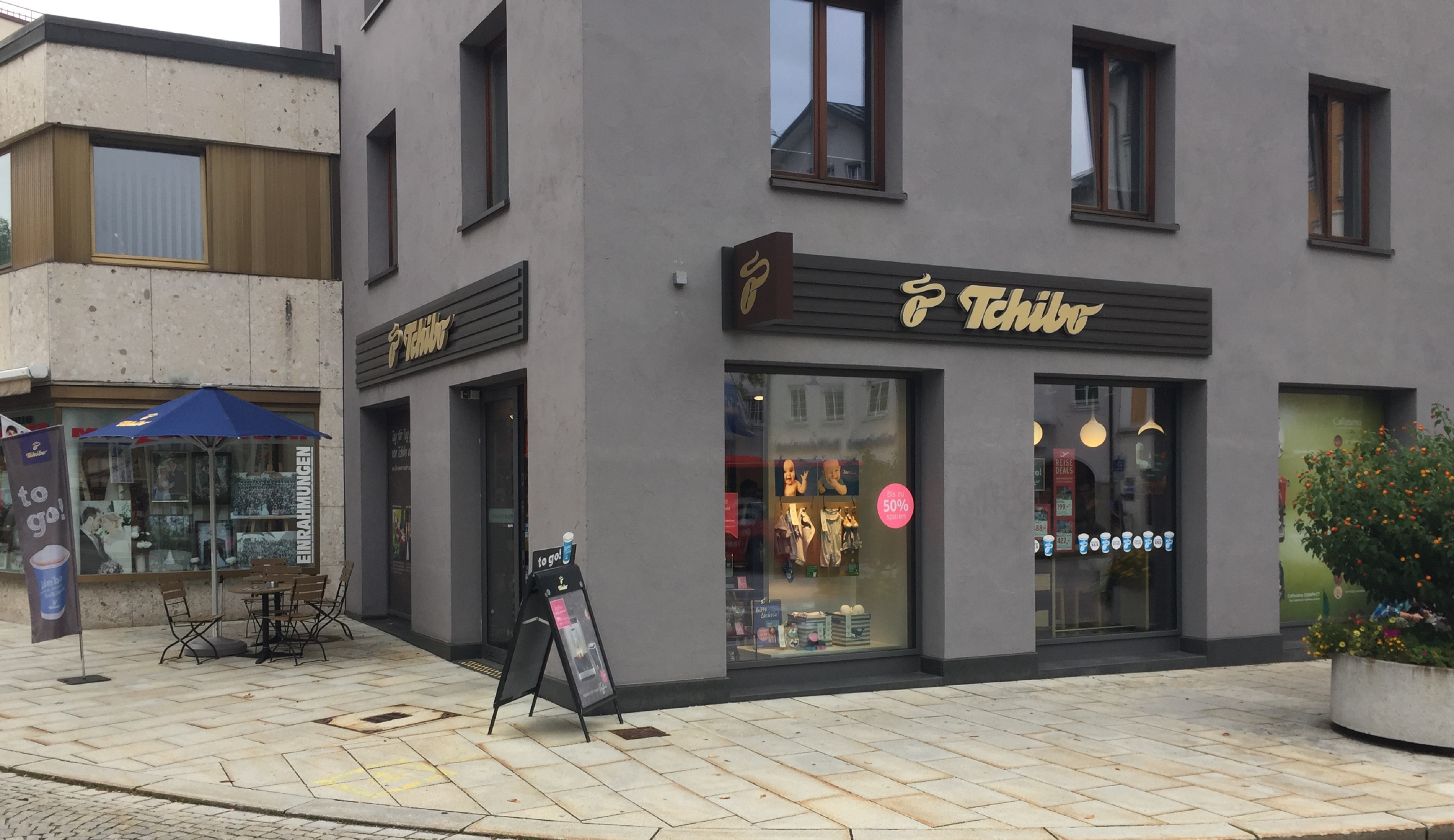 Hier finden Sie Öffnungszeiten, Telefonnummer und weitere Informationen zu Filiale Maxplatz 9, 83278 Traunstein.