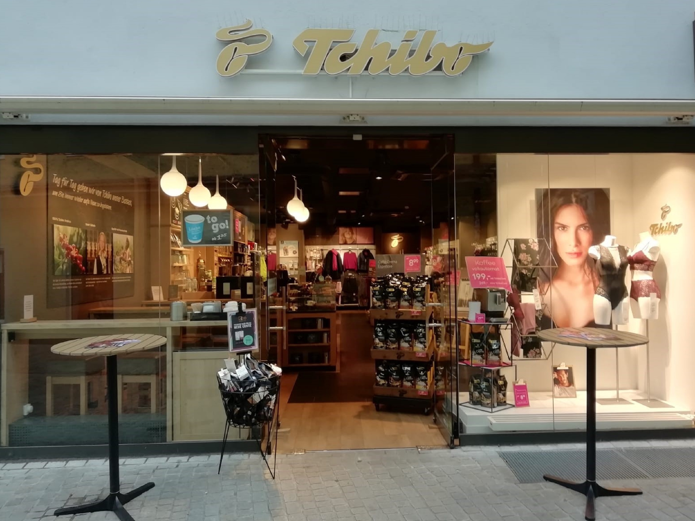 Hier finden Sie Öffnungszeiten, Telefonnummer und weitere Informationen zu Filiale Weiße-Lilien-Str. 9, 93047 Regensburg.