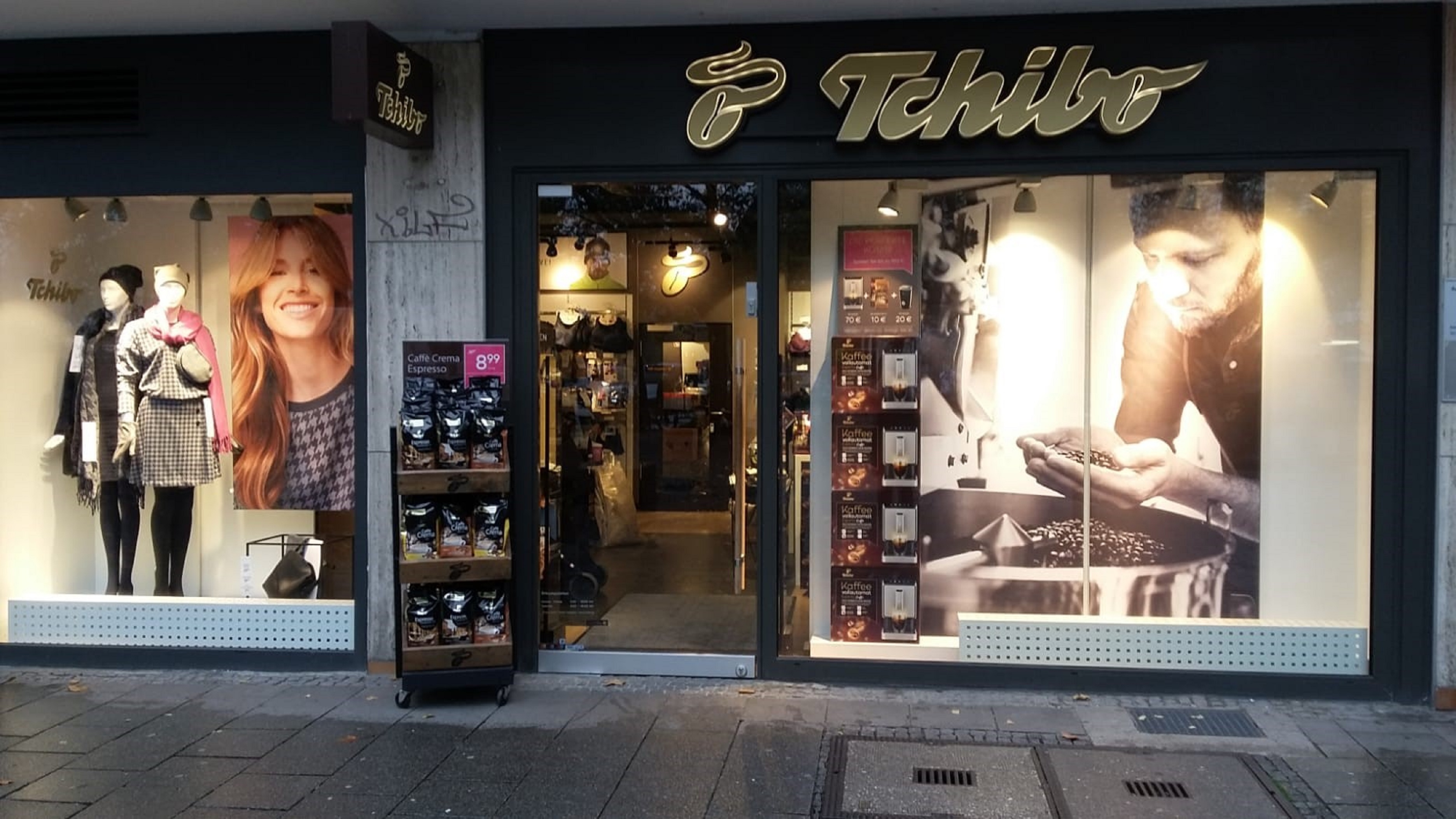 Hier finden Sie Öffnungszeiten, Telefonnummer und weitere Informationen zu Filiale Rotkreuzplatz 2 A, 80634 München.